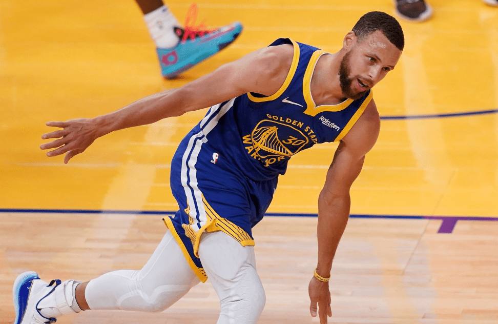 lol比赛回放-包含华盛顿奇才训练开放日，赛后防线松动引欢呼，NBA季后赛在即，赛季目标并未改变的词条