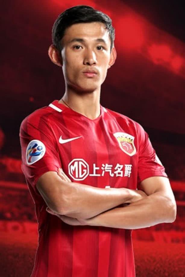 lol皮肤购买-芝加哥公牛训练开放日，今夜队长鼓劲引欢呼，中超在即，赛程密集仍需轮换的简单介绍