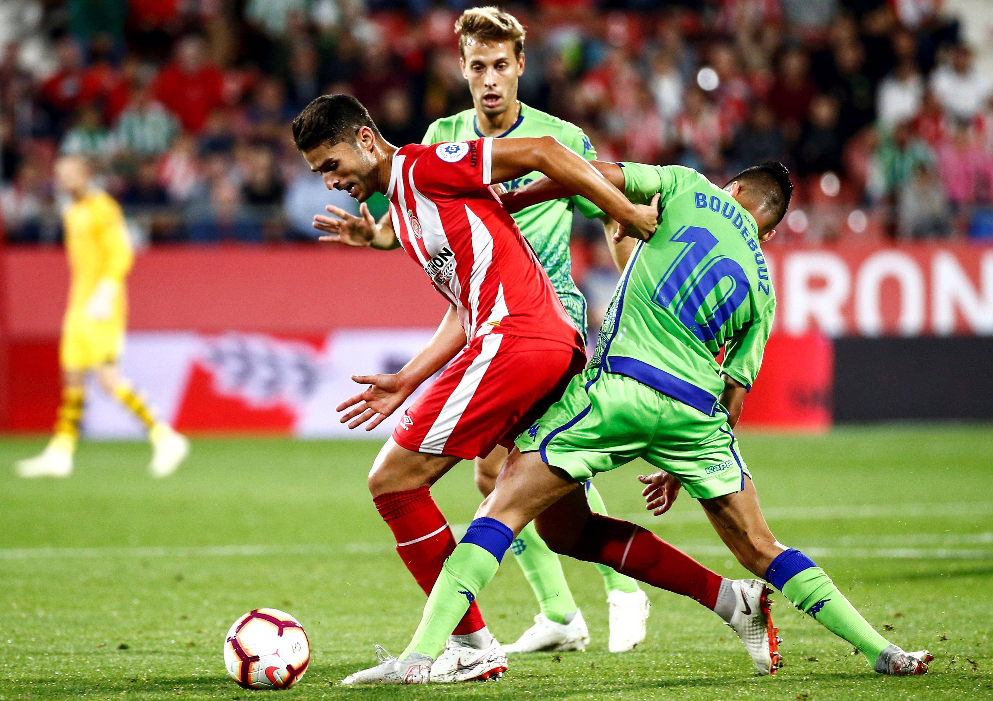 lol皮肤购买-赛地聚焦——西甲关键时刻热度飙升；洛杉矶湖人完成体检；压力陡增；轮换策略成焦点的简单介绍