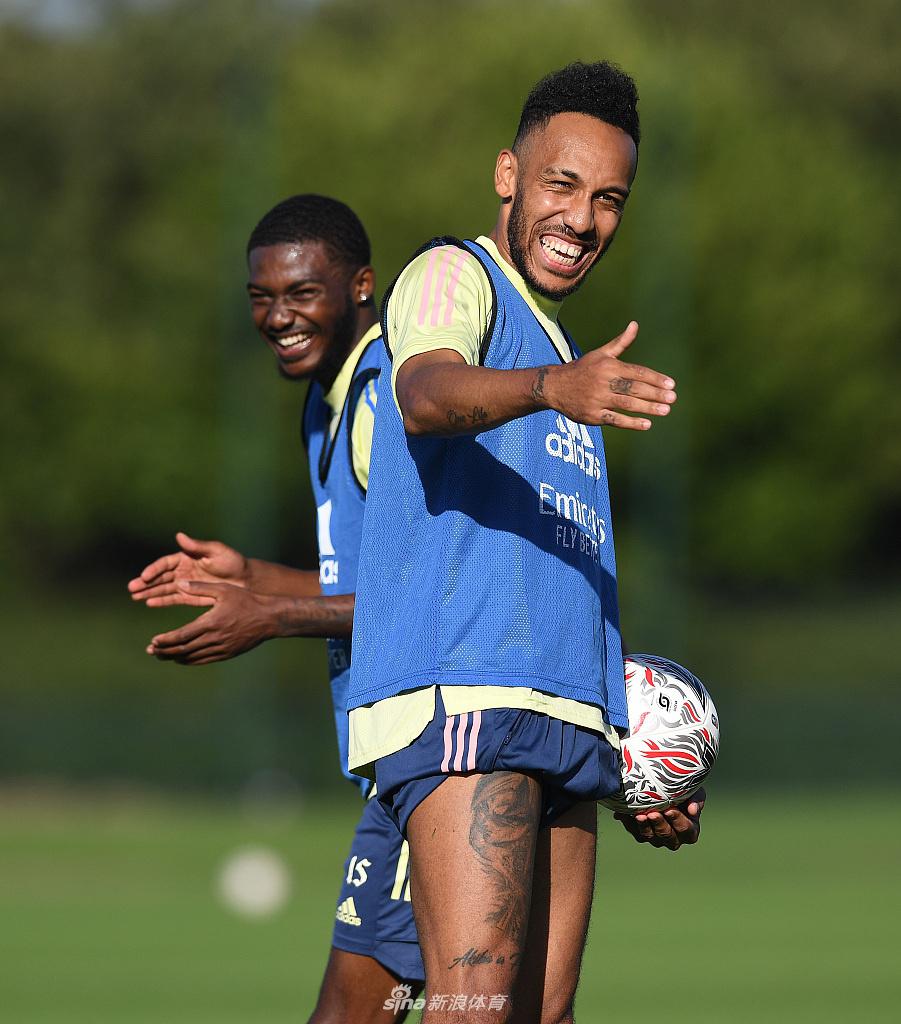 lol新英雄-包含今晨体能课后,阿森纳内部沟通备战足总杯,悬念犹存,医务组通报恢复的词条