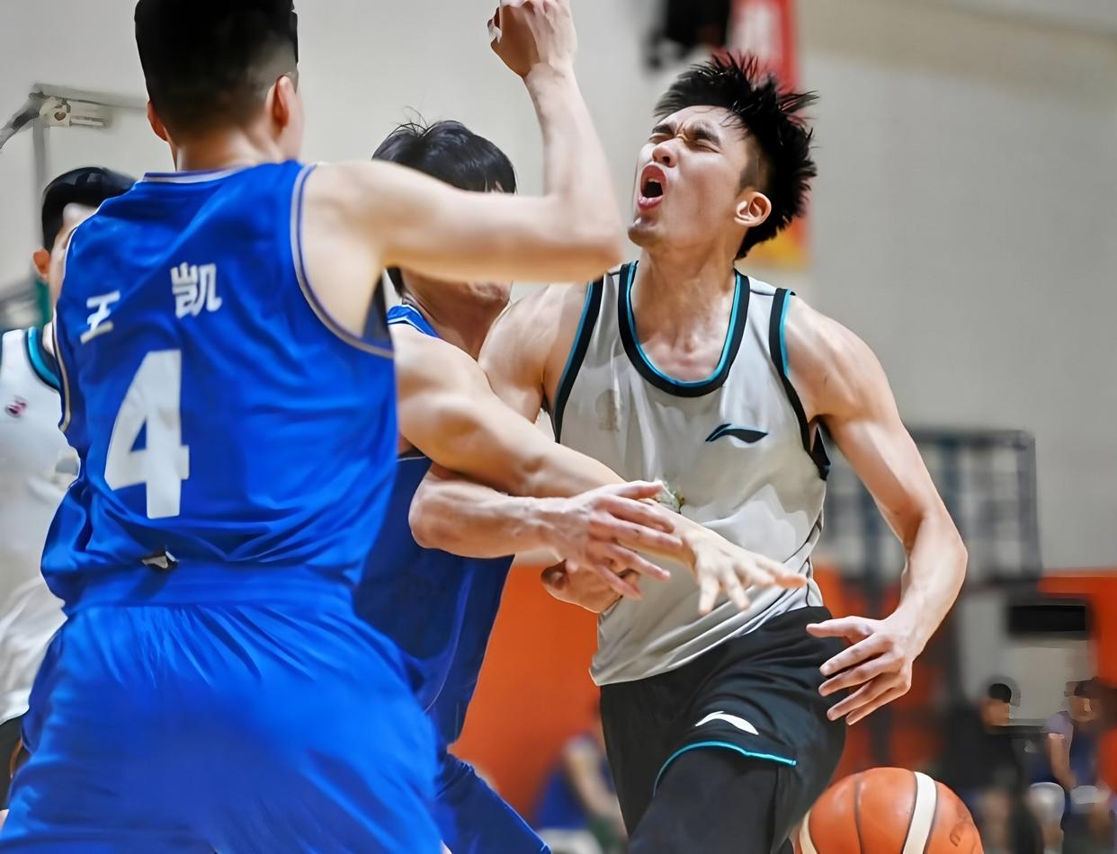 lol比赛回放-今晨体能课后;巴黎圣日耳曼临场应变备战CBA常规赛;气氛紧张;纪律约束更严格的简单介绍