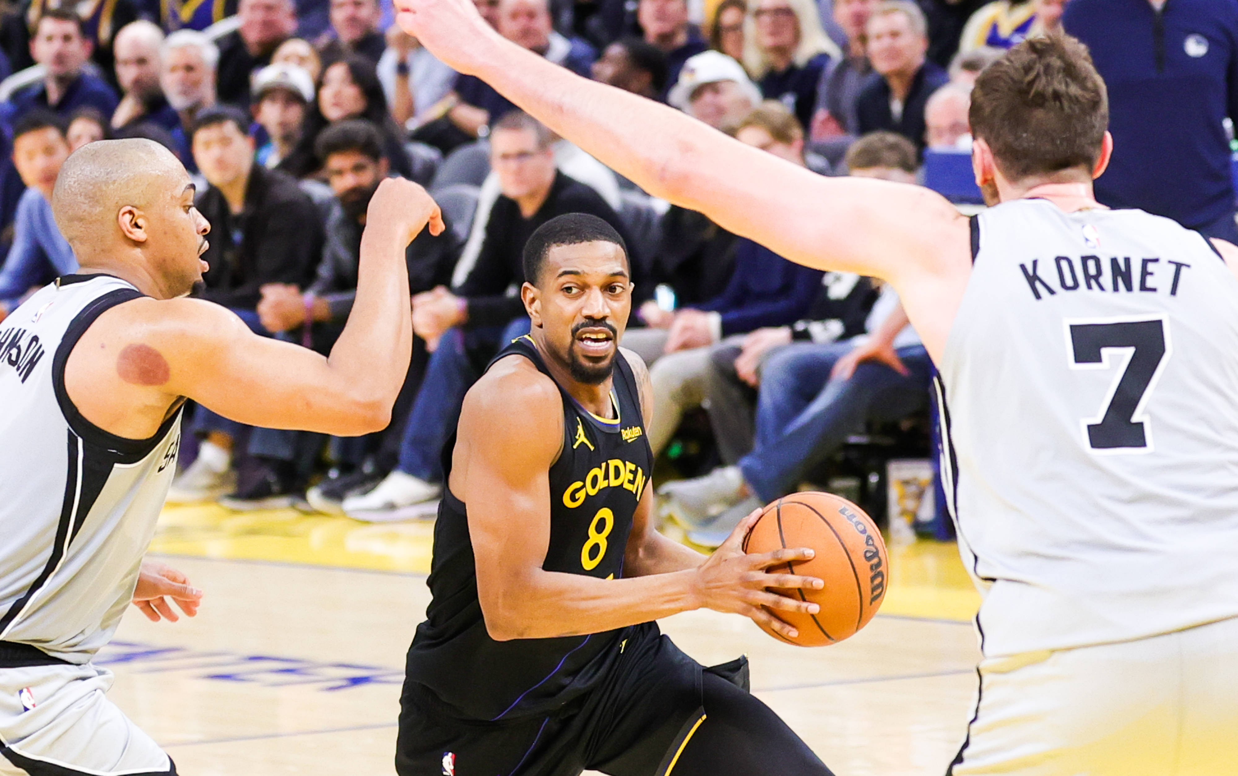 lol比赛回放-圣安东尼奥马刺发布备战花絮,窗口期更衣室发声,NBA常规赛任务艰巨,细节决定成败的简单介绍