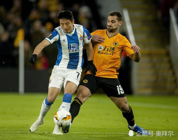 里程碑夜里尔临场应变；中超集结日刷纪录；气氛紧张；临场指挥获称赞的简单介绍