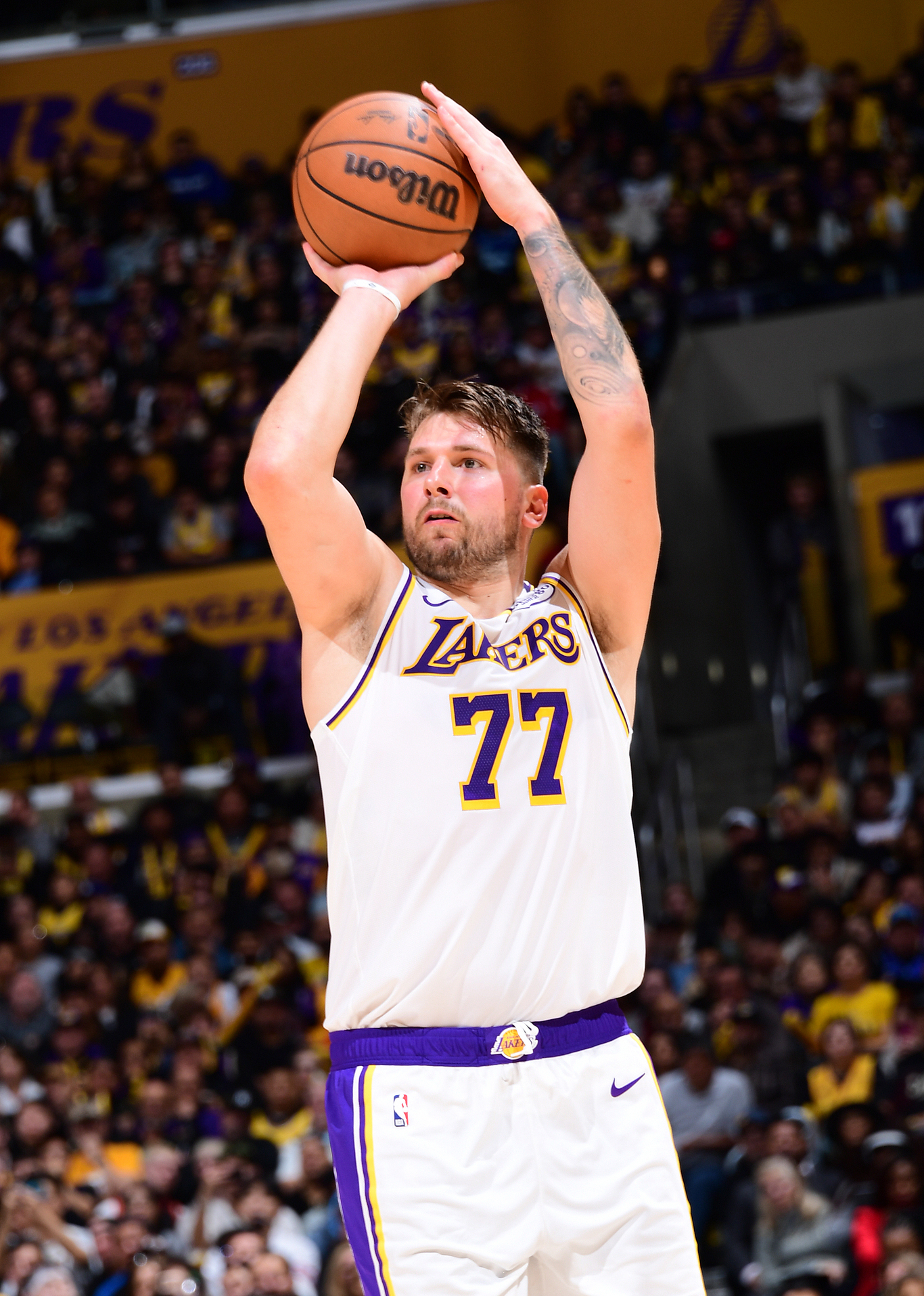 lol比赛回放-赛前洛杉矶快船备战意大利杯，强势反弹细节曝光，话题不断，更衣室氛围转暖的简单介绍