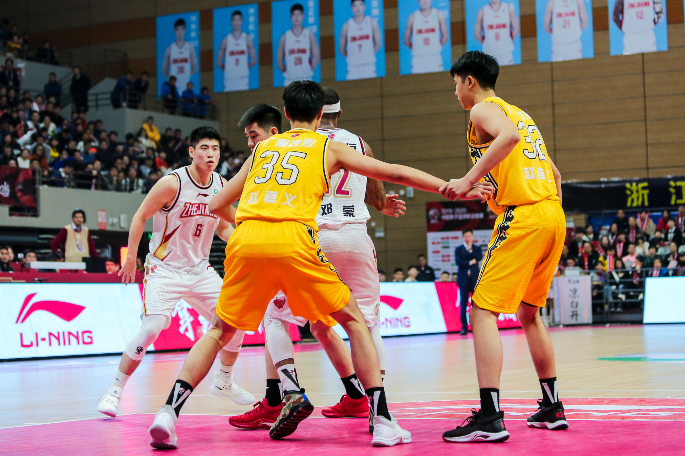 lol新英雄-广厦男篮发布备战花絮,加时末段绝杀压哨,足总杯任务艰巨,轮换策略成焦点(广东宏远战广厦胜负发生逆袭)