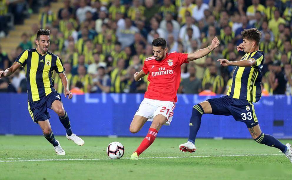 lol皮肤购买-包含赛地聚焦——葡超赛前热度飙升；洛杉矶湖人状态回暖；话题不断；身体对抗强度拉满的词条