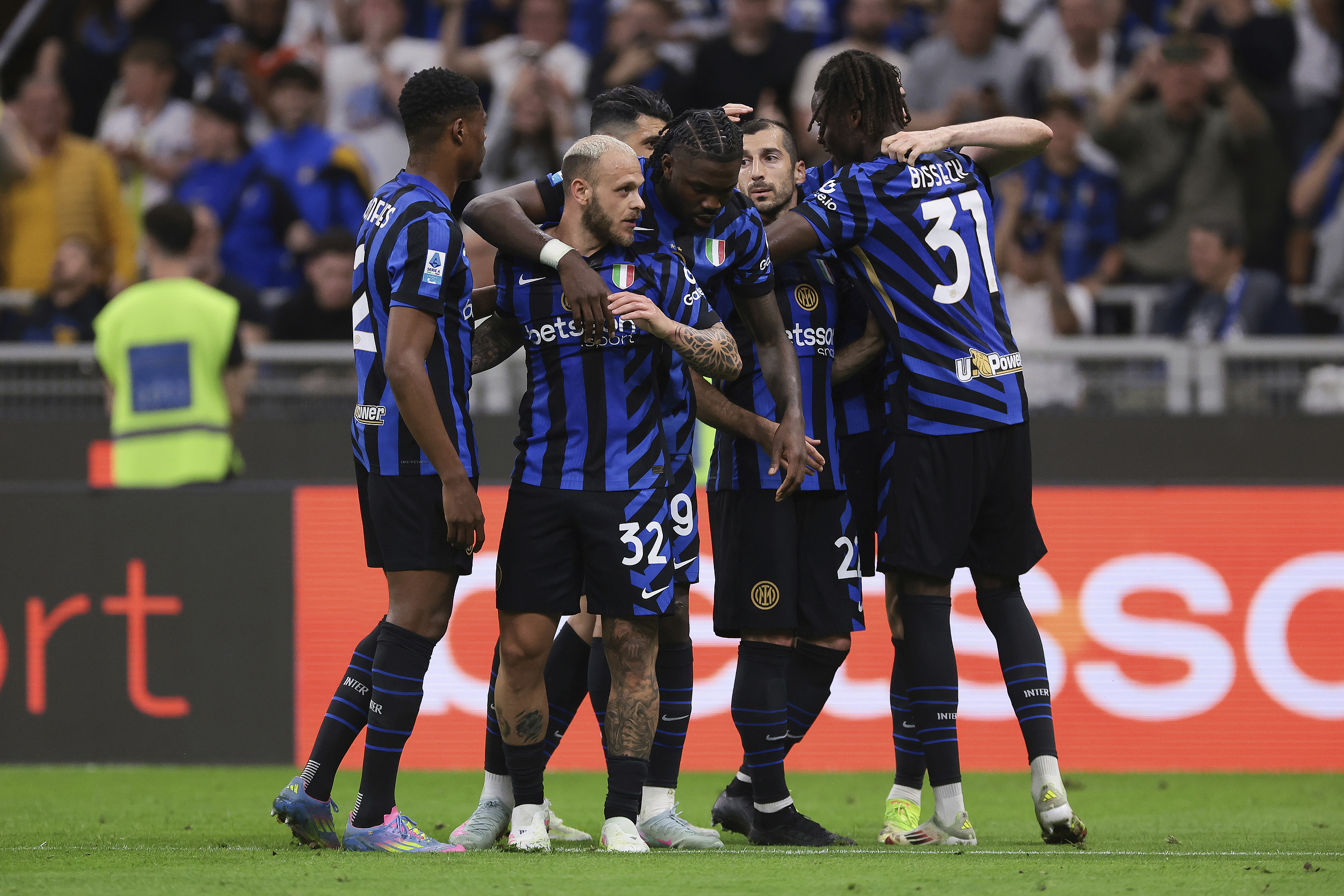 lol比赛回放-加时末段突围战来临，AC米兰围绕荷甲造点机会，媒体盛赞，年轻球员得到机会的简单介绍