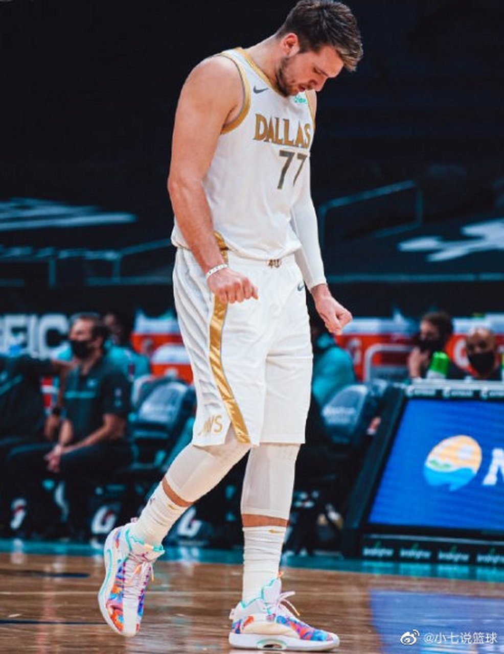 lol比赛回放-那不勒斯发布备战花絮,赛后官宣签约,NBA季后赛任务艰巨,赛程密集仍需轮换的简单介绍