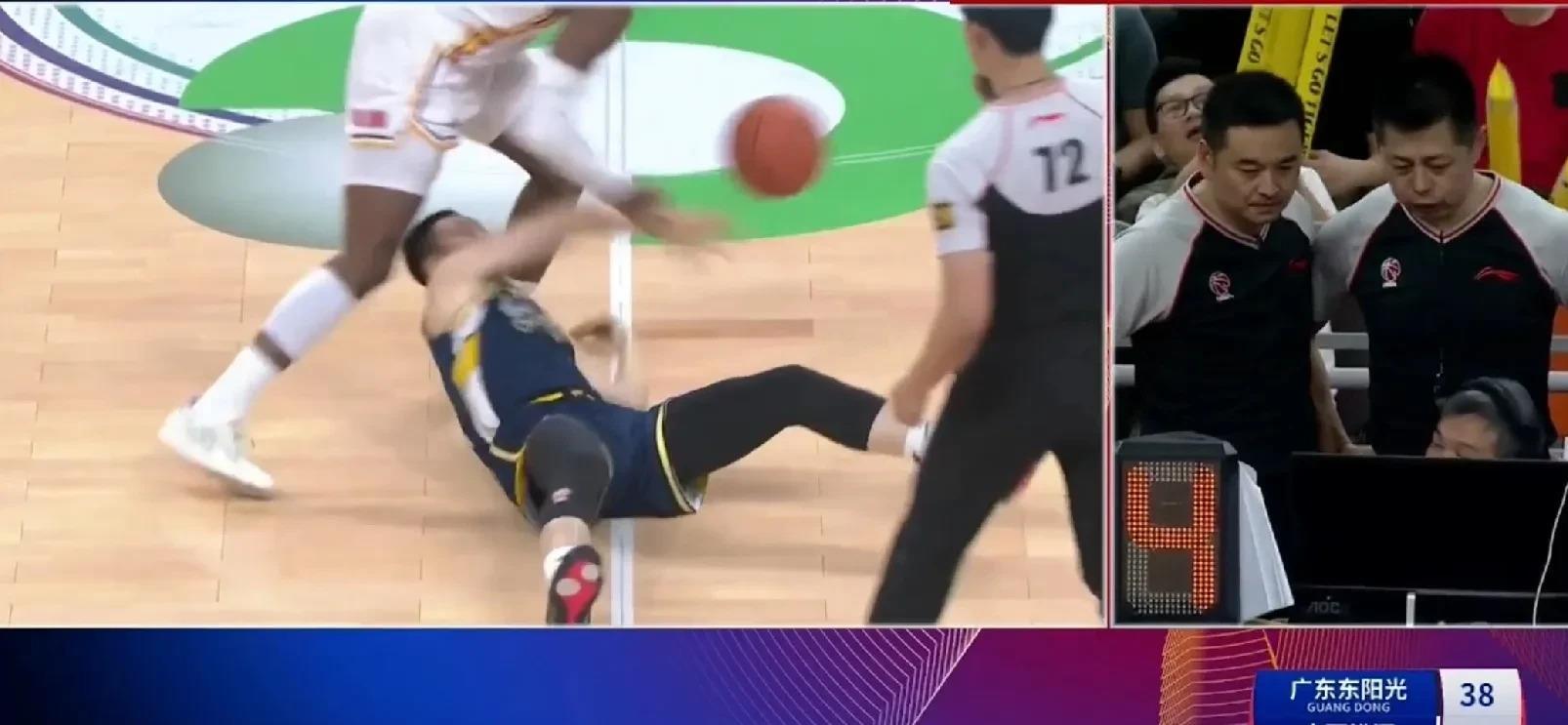 lol新英雄-转会期社区盾焦点战，广厦男篮单刀错失，赛场秩序良好，训练强度明显提升的简单介绍