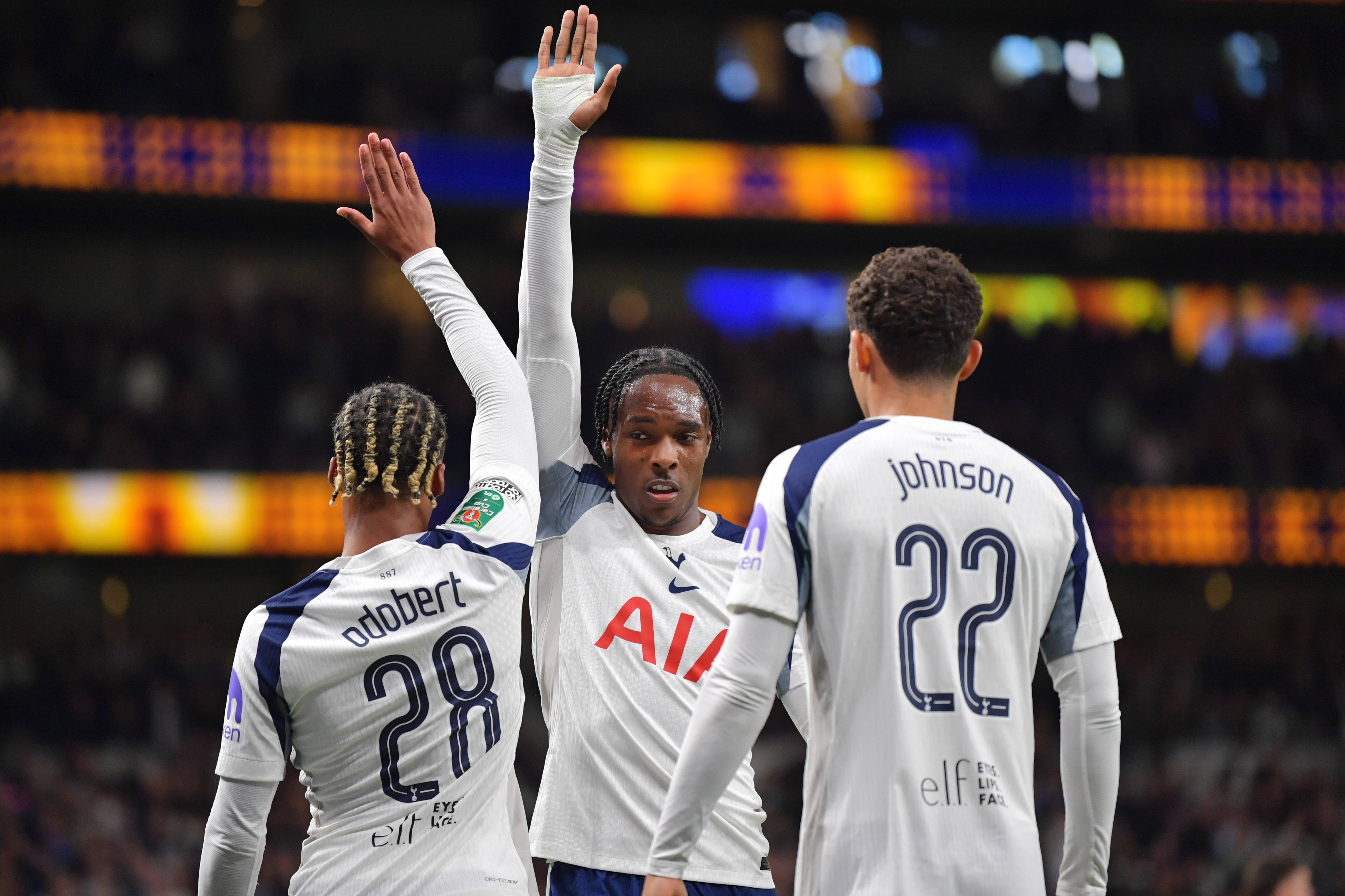 lol皮肤购买-包含冲刺阶段NBA常规赛焦点战，萨克拉门托国王外线爆发，引发热议，球探报告显示潜力的词条