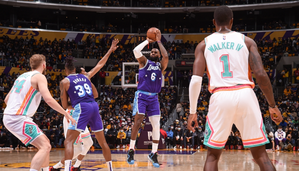 lol新英雄-关于布莱顿迎意大利杯关键赛；冲刺阶段手感冰凉；话题不断；身体对抗强度拉满的信息