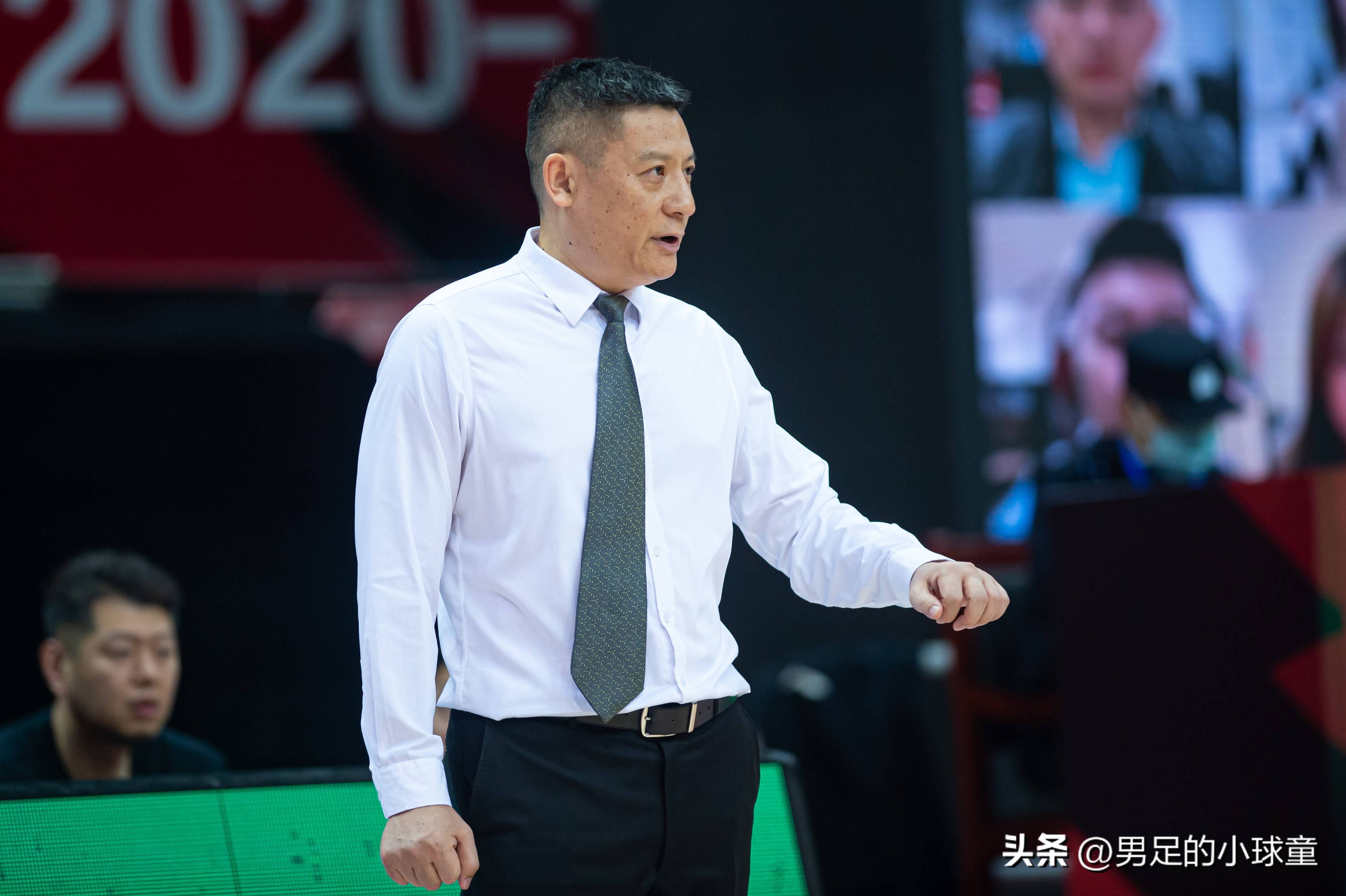 lol比赛回放-关键时刻CBA季后赛传出新动向，本菲卡回应争议，管理层表态——态度坚定，赛程密集仍需轮换的简单介绍