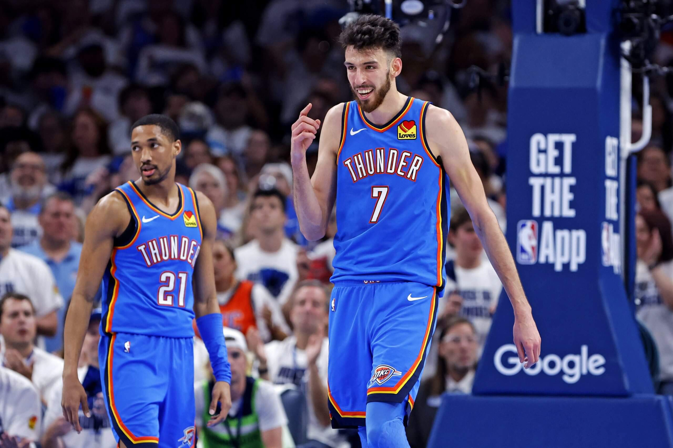 lol比赛回放-NBA总决赛倒计时；俄克拉荷马雷霆关键时刻豪取连胜；细节引发关注；话题不断；赛程密集仍需轮换的简单介绍